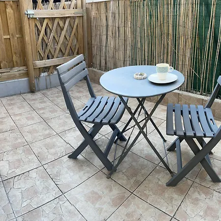 Appartement- Studio Avec Terrasse Gagny Exterior photo